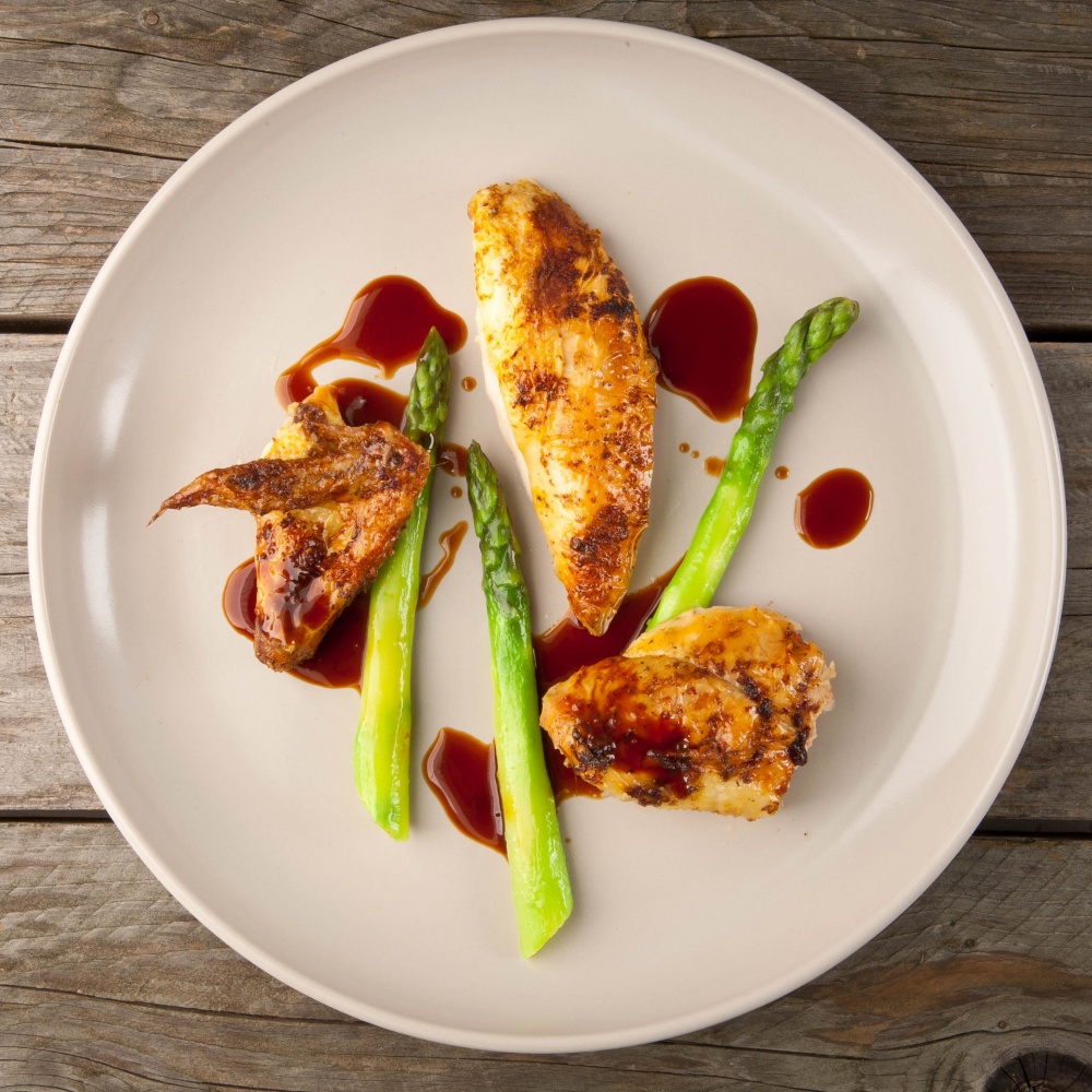 Roast chicken with asparagus